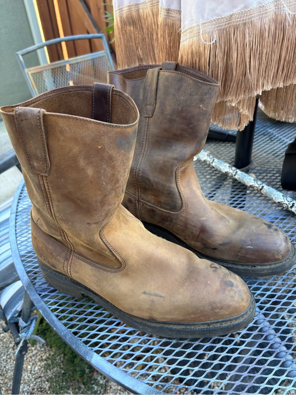 Men's pull on work boots size 14- gently used